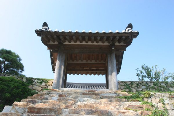 김영삼 대통령 생가 (金泳三 前 大統領 生家)